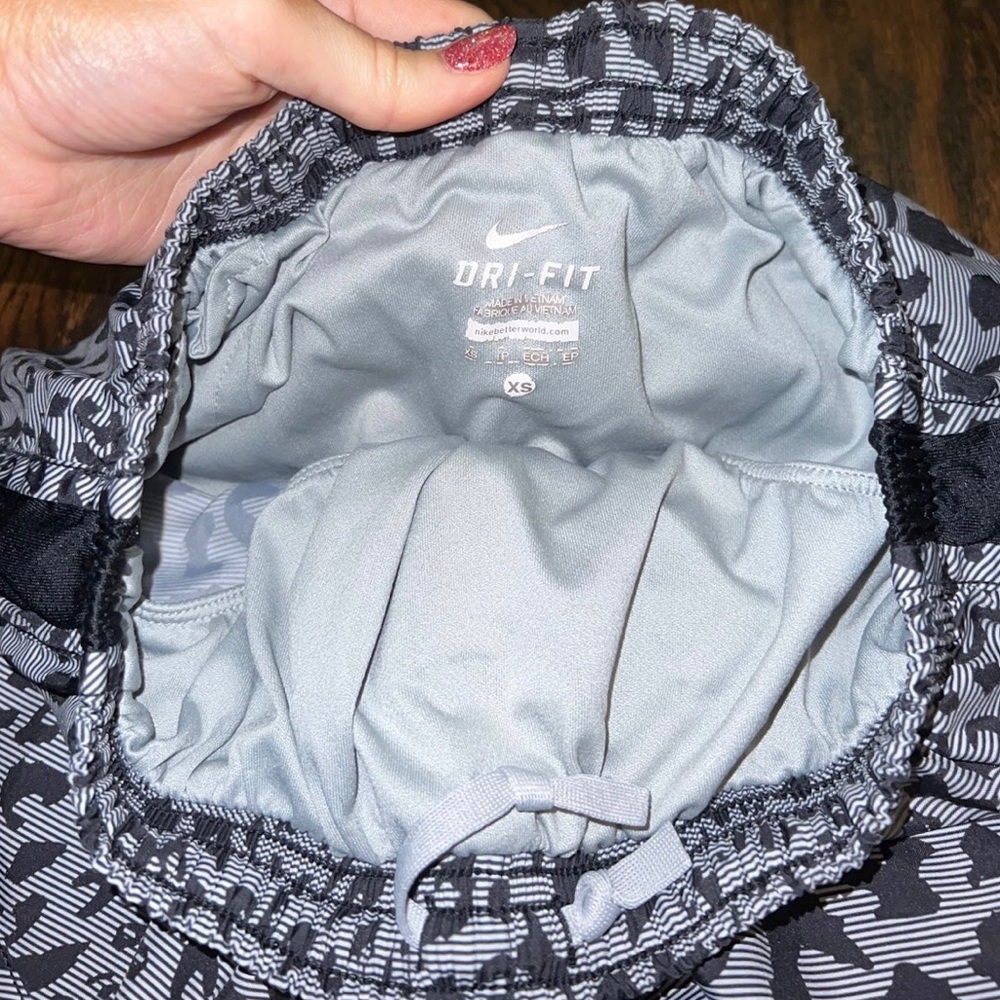 Nike Shorts Set - Picture 4 of 10
